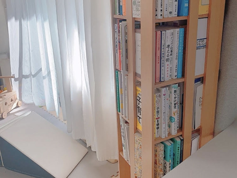 夫婦それぞれが読む本の収納場所に困り始めている