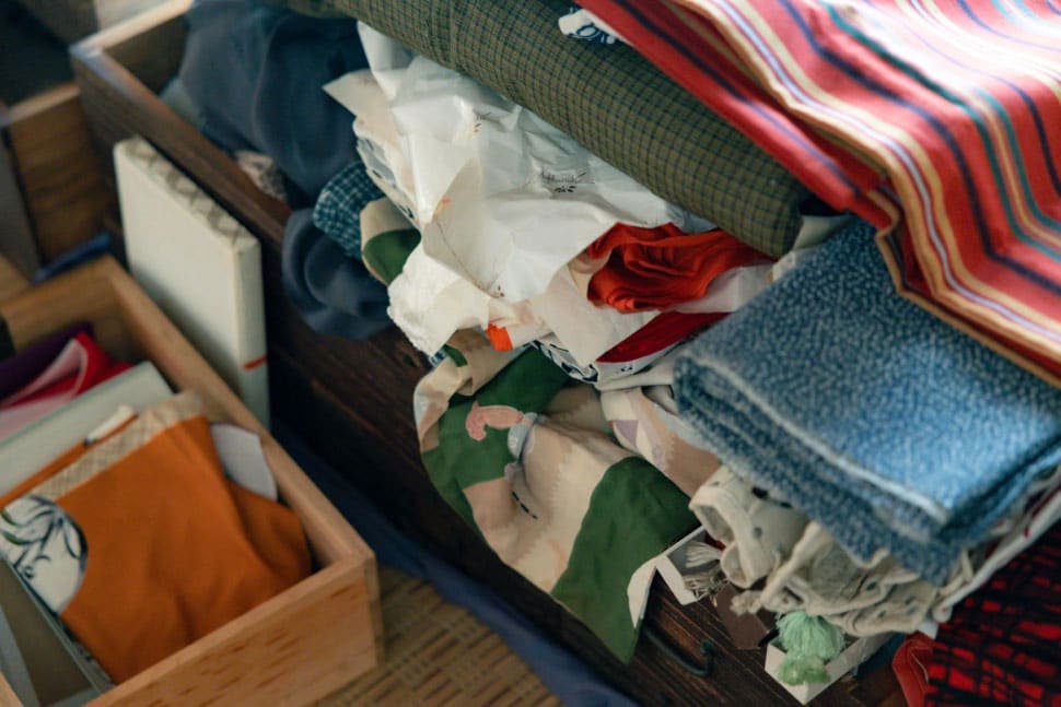 家族の歴史が積み重なった大量の荷物をどうする？
